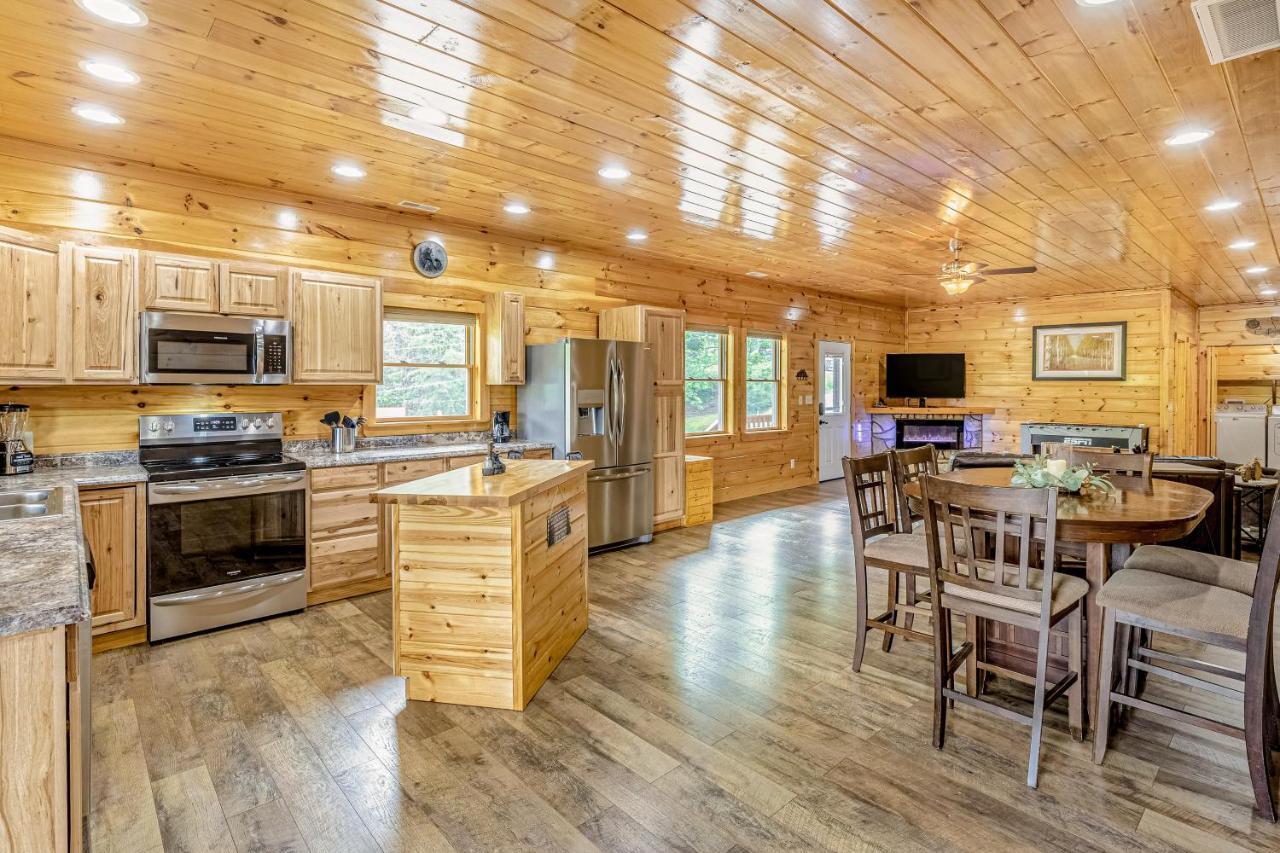 Hilltop Cabin Bryson City Exterior photo