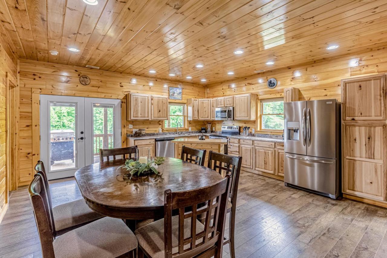 Hilltop Cabin Bryson City Exterior photo