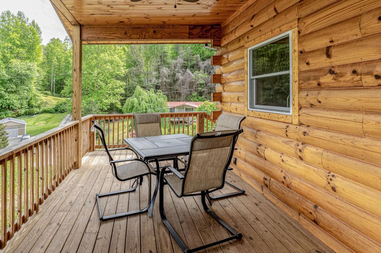 Hilltop Cabin Bryson City Exterior photo